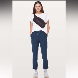 Lululemon Athletica On The Fly 7/8 Navy Pant 12